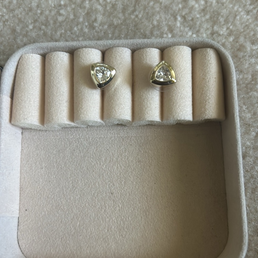 Kendra Scott stud earrings